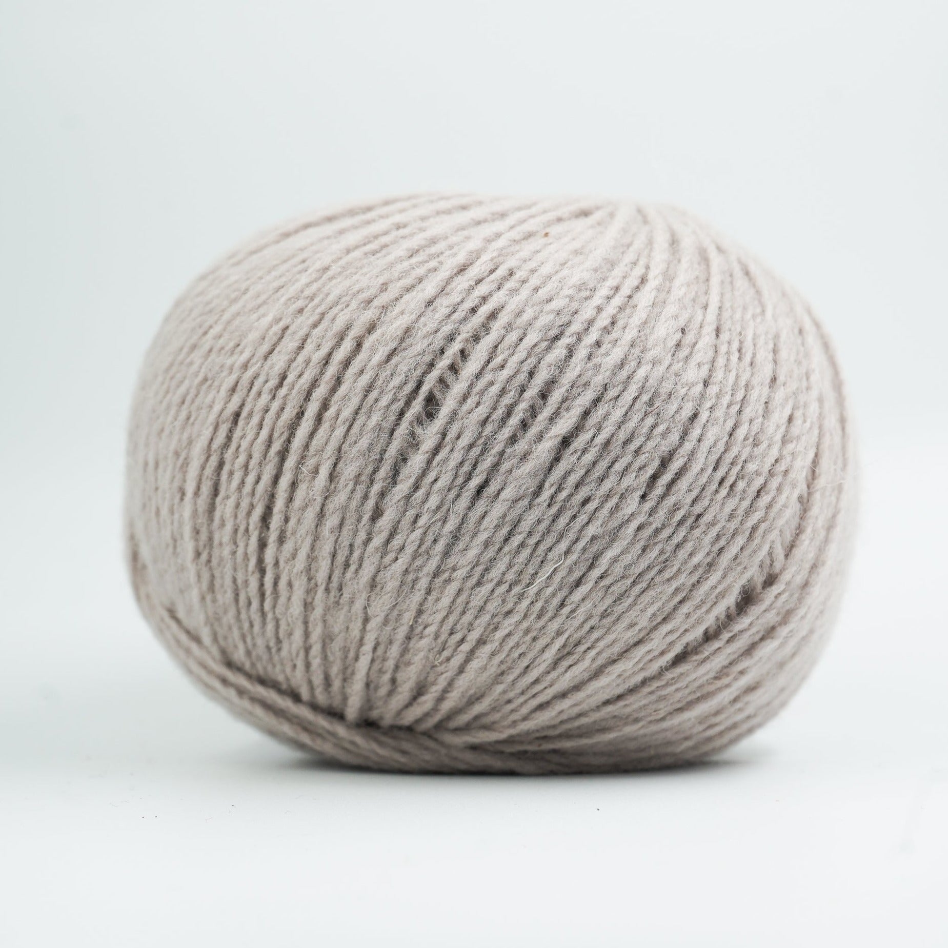 Cautiva by Wooldreamers  Fingering weight yarn, Finger weights, Merino wool  yarn